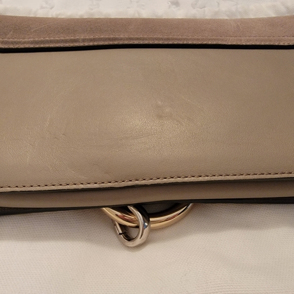 Chloe Faye Shoulder Bag in Motty Grey - Picture 6 of 9